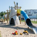 347, Seepark Apartment *